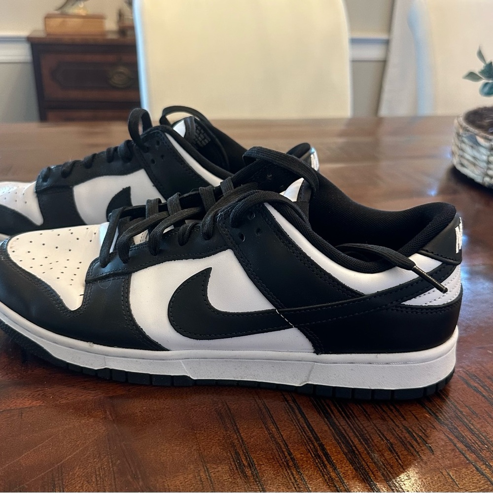 Nike Men's Black and White Low Dunk Sneakers